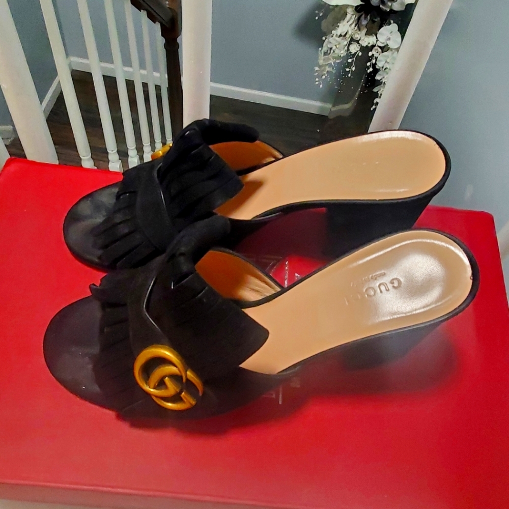 Open toe sandals